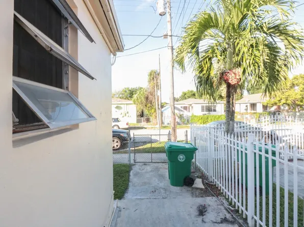 6393 NW 17th Ave, Miami, FL 33147