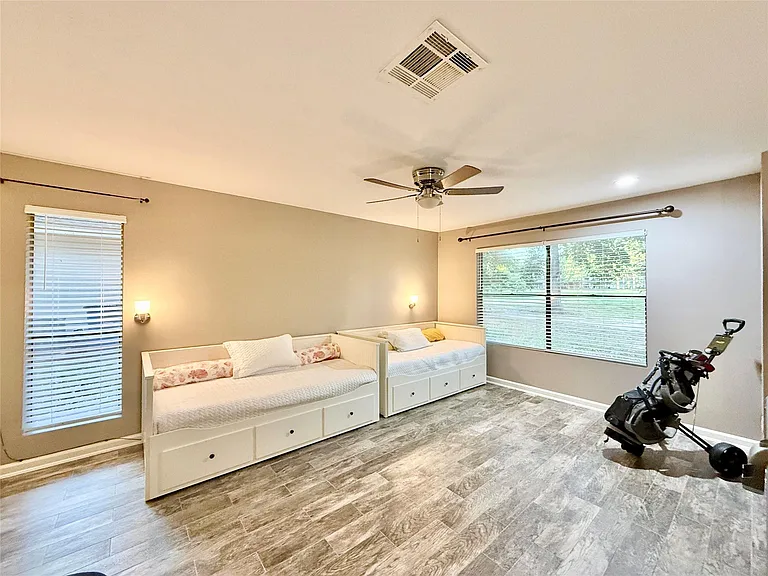 3487 Balboa Cir — Photo 32