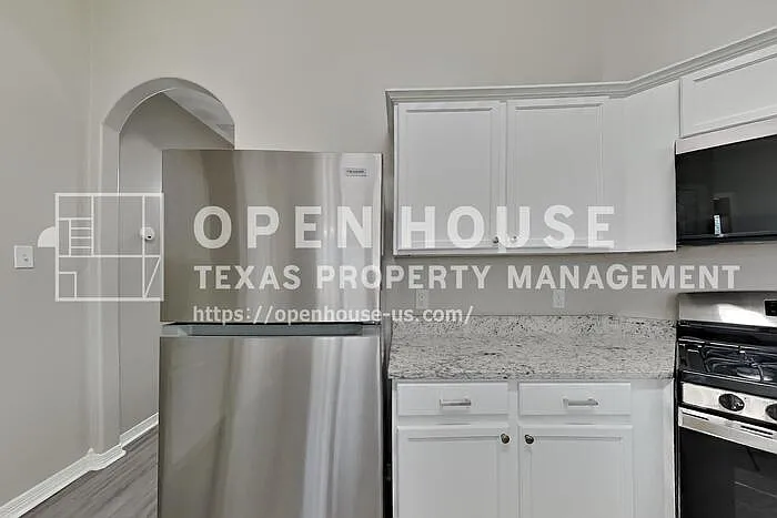 4 bed, 2.0 bath, 1787 sqft, $2,100 — Photo 4
