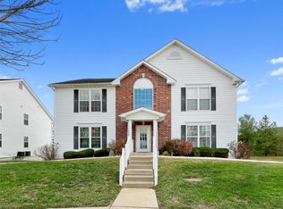 10 Homefield Gardens Dr, O'Fallon, MO 63366