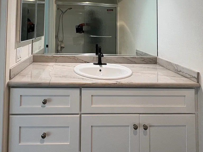 The Excalibur Apartments — Photo 12