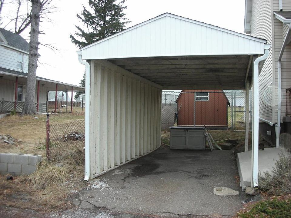 2nd image of 725 Winters Ave