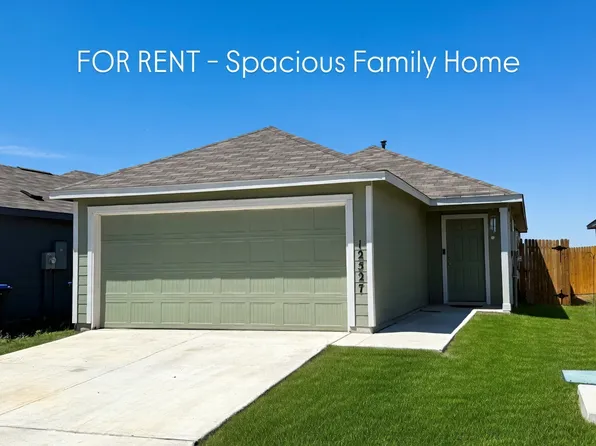 12527 Kathleen St, Saint Hedwig, TX 78152