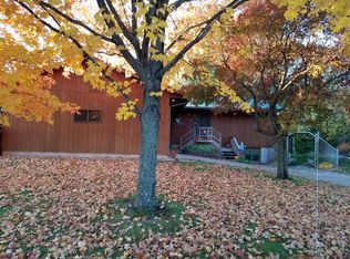 310 6th St SE, Madelia, MN 56062
