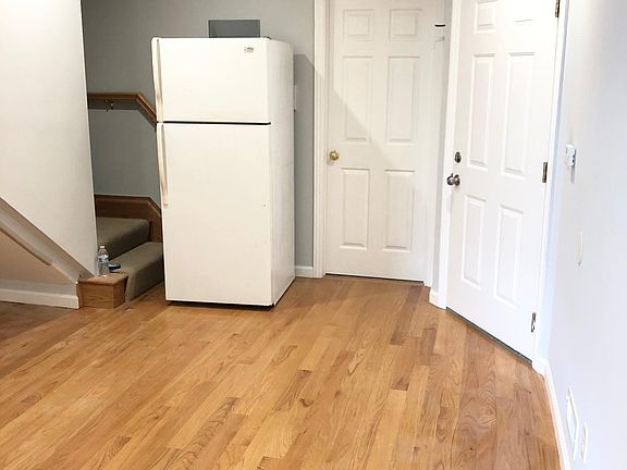 3rd image of 481 Monterey Blvd Unit 2