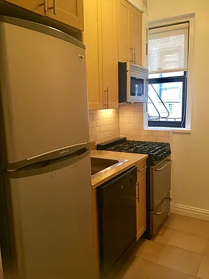 Rented by Stonehenge NYC LLC | media 4
