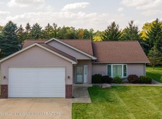 327 Shelby Ln, Dimondale, MI 48821