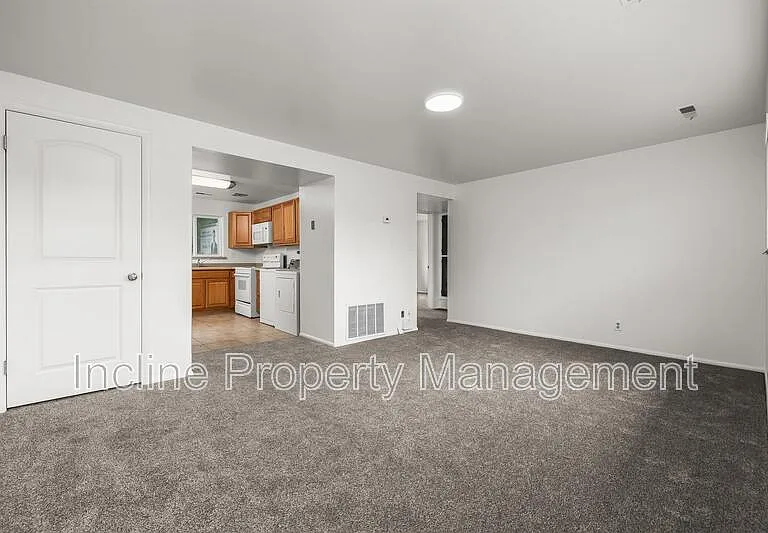 1069 S 80 E — Photo 5