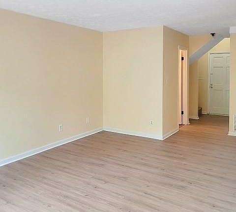 3rd image of 169 Governors Dr