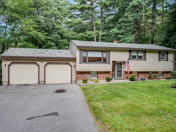 8 Hickory Ln, Billerica, MA 01821