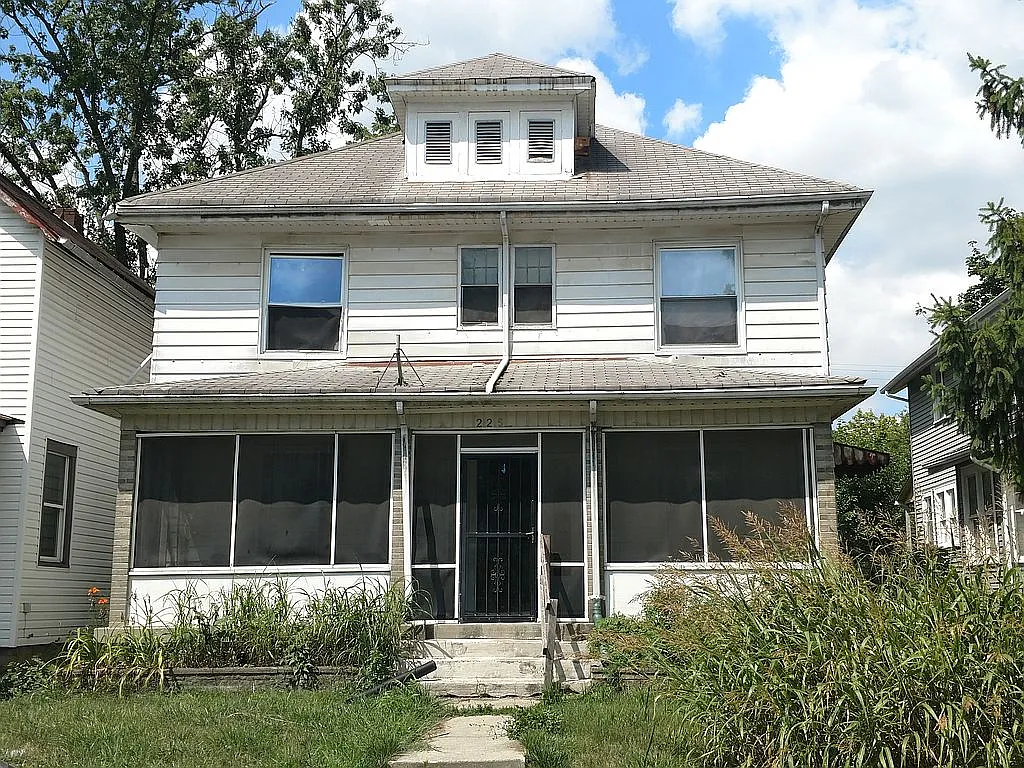 225 Midland Ave photo 1