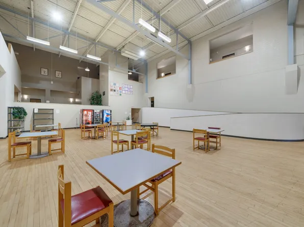 Immanuel Manor, 4200 Tracy Ave Unit 211, Kansas City, MO 64110