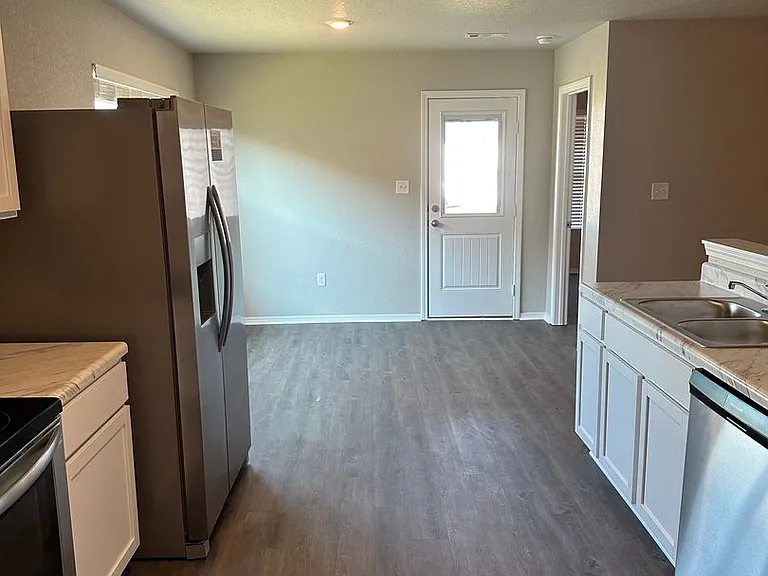 205 Logan Dr — Photo 8