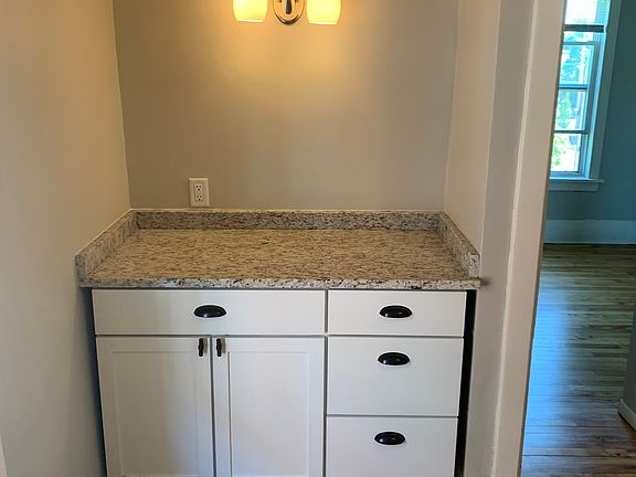 4th image of 51 Milton St S APT 6