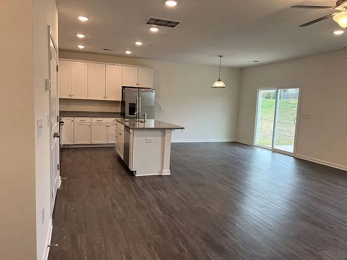 6039 Haddington Dr — Photo 6