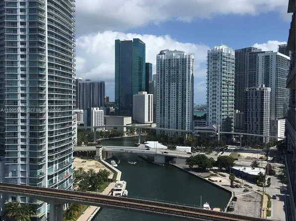 185 SW 7th St, Miami, FL