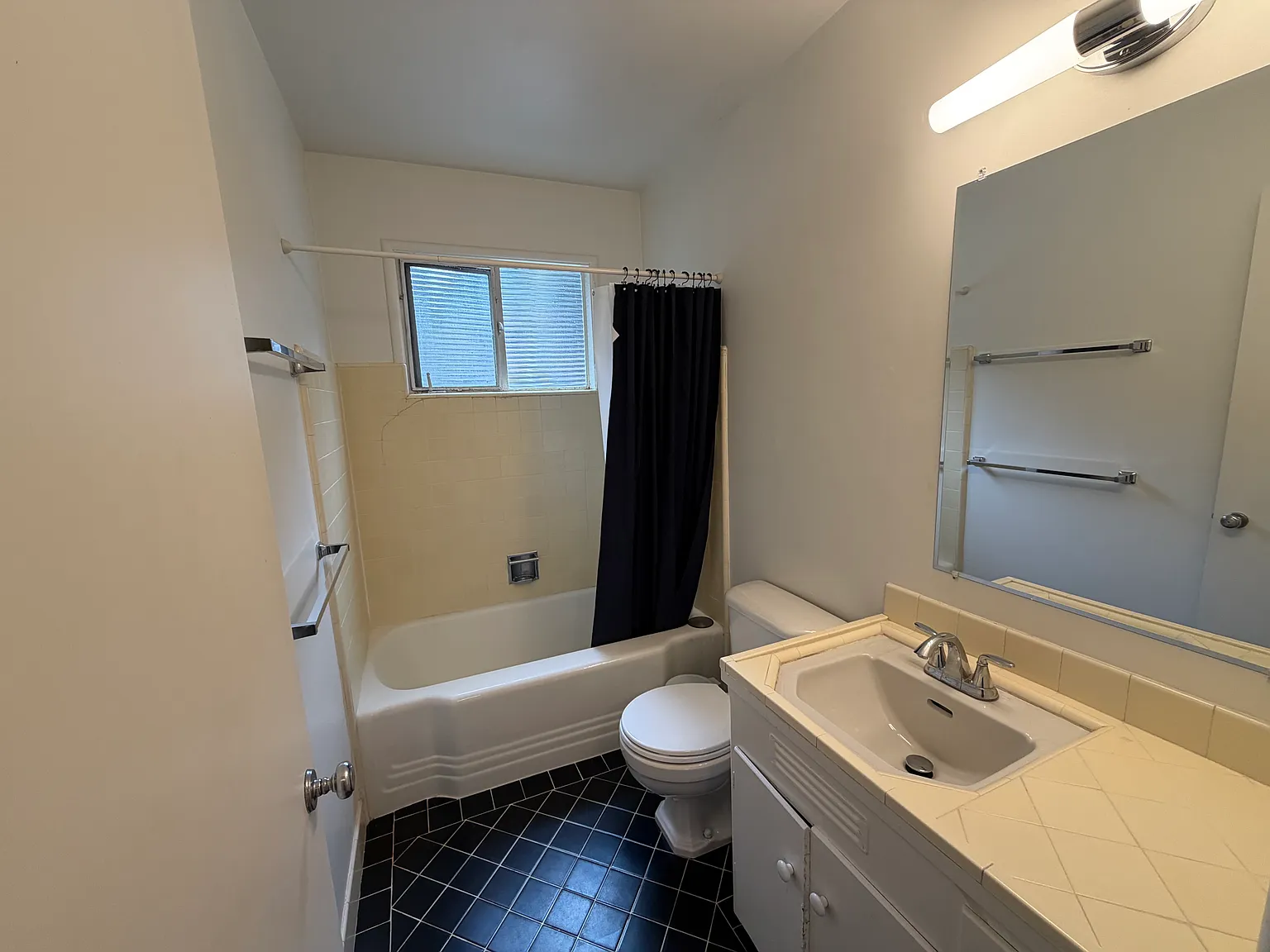 1 bed, 574 sqft, $2,800 — Photo 2