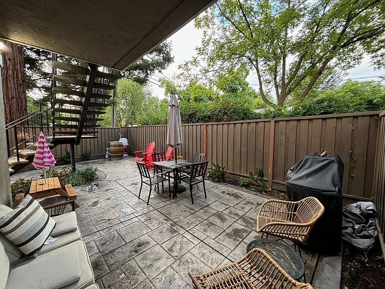 206 W Prospect Ave #F — Photo 16