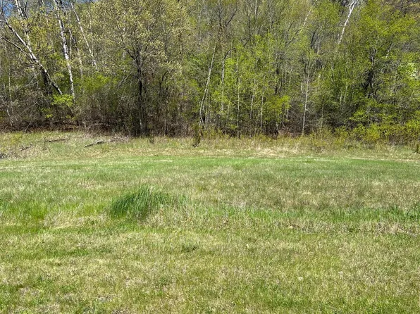 2704 Oakhurst Dr, Lake City, MN 55041