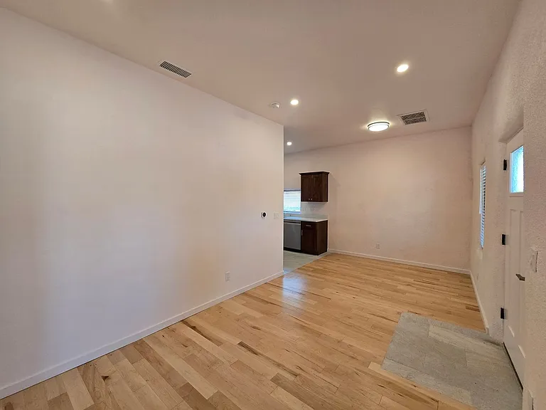 1708 Paseo De Peralta — Photo 2