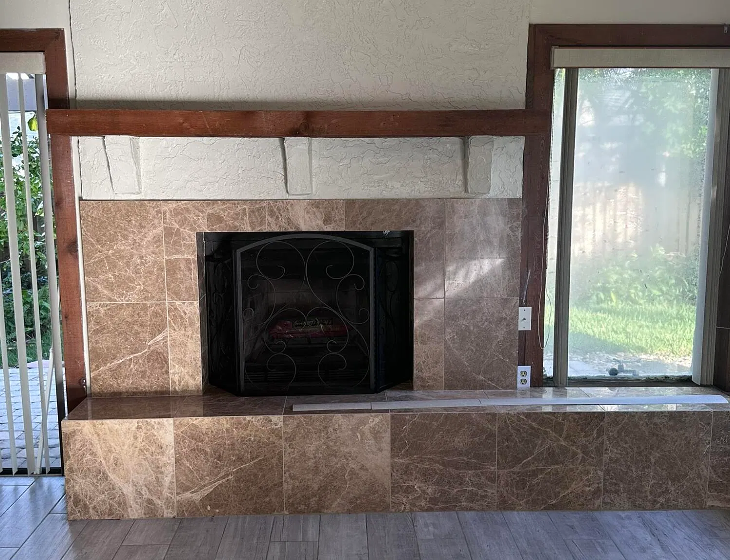 4 bed, 2.5 bath, 3559 sqft, $3,900 — Photo 3