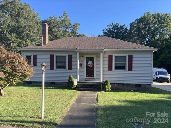 208 E Parkwood St, Stanley, NC 28164