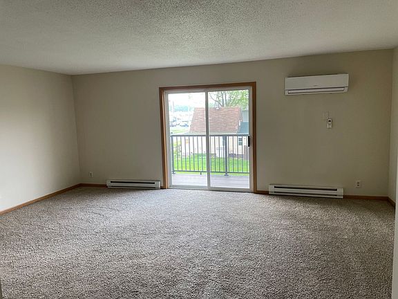 3rd image of 101 18th Ave N APT 7