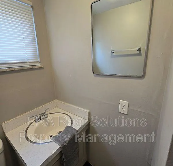 914 S Weyant Ave — Photo 11