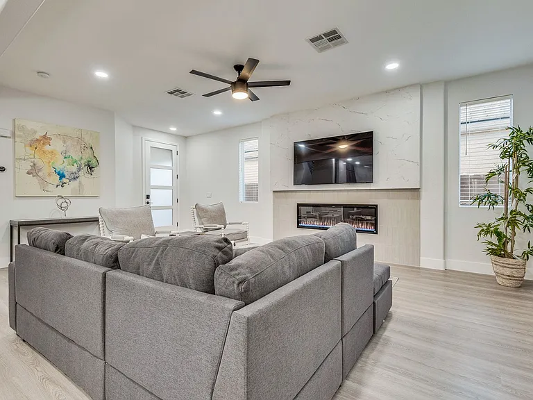 11086 Evvie Ln — Photo 2
