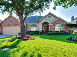 336 Hillcrest Dr, Hurst, TX 76053