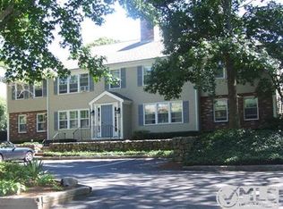 727 Main St APT B3, Osterville, MA 02655