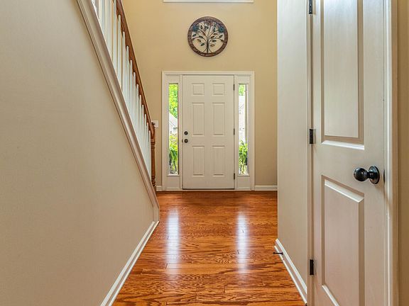 3rd image of 1187 Westland Gardens Blvd