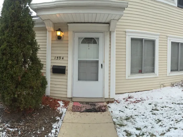 1594 Quaker Ln #177-B, Prospect Heights, IL 60070