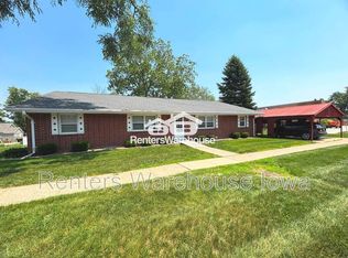 208 N 11th St APT 3, Adel, IA 50003