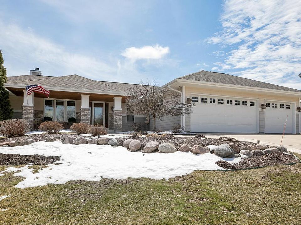 1st image of 1737 Valley Dr