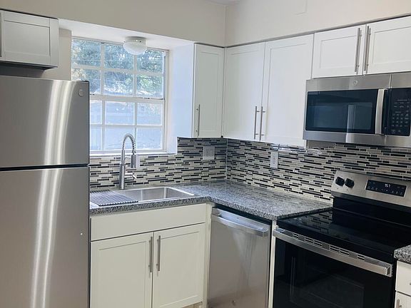 5th image of 2649 Jamaica Drive