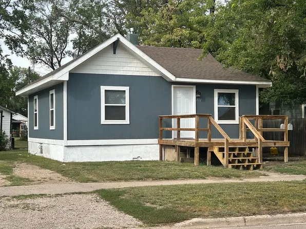 131 5th St NE, Huron, SD 57350