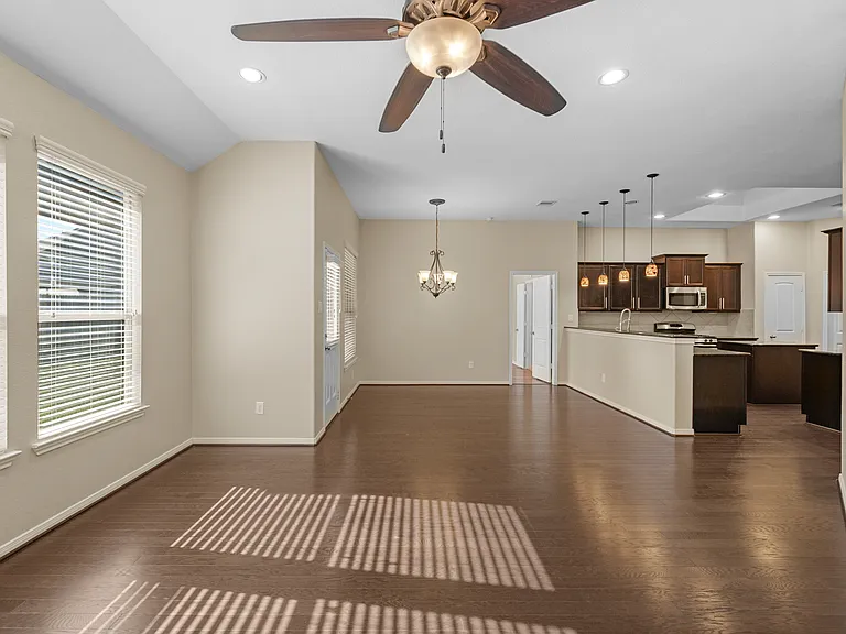 8602 Austin Thomas Dr — Photo 3