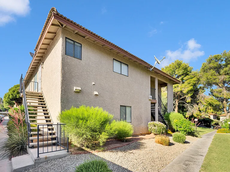 5576 W Rochelle Ave #24C24C — Photo 41