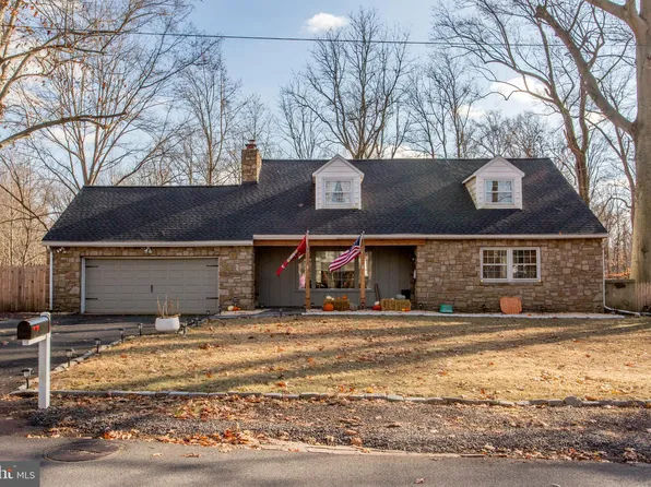 83 Woodland Dr, Doylestown, PA 18901