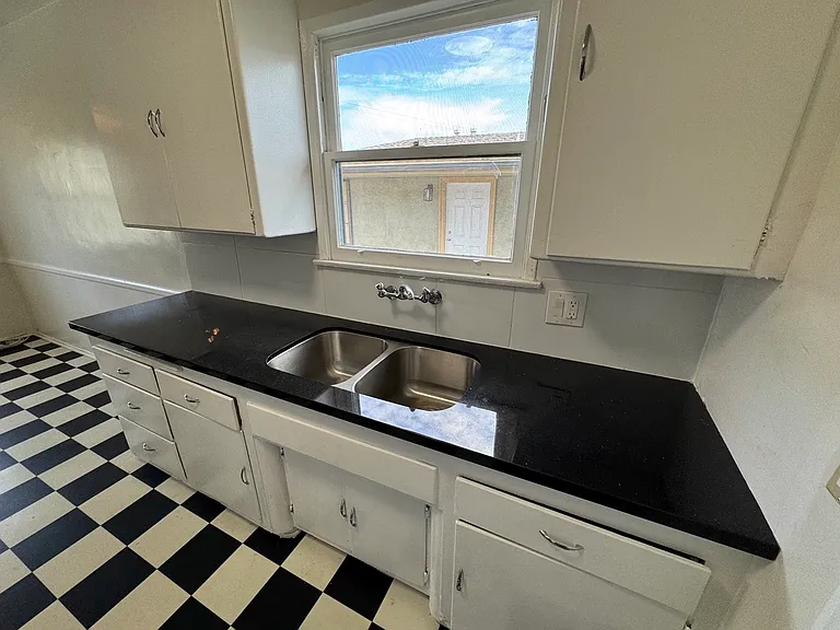 1736 S Robertson Blvd #5 — Photo 20