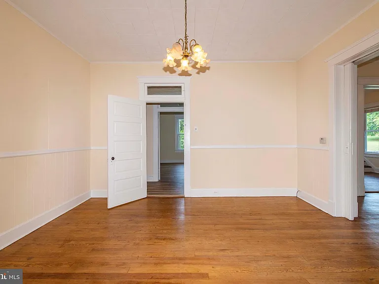 222 W Main St — Photo 28