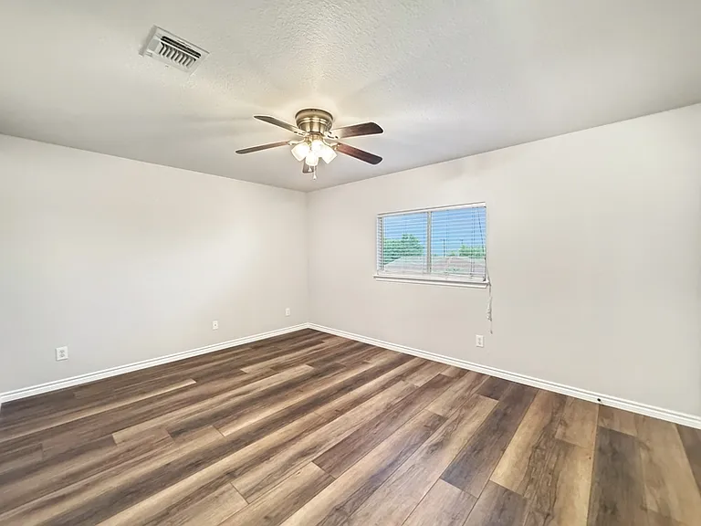 6910 Hallie Spirit — Photo 26