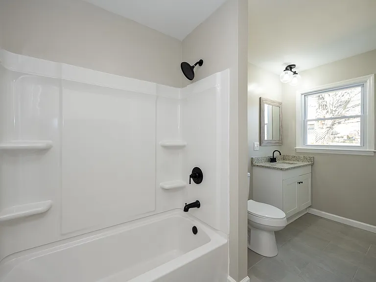 111 Lynn St — Photo 5