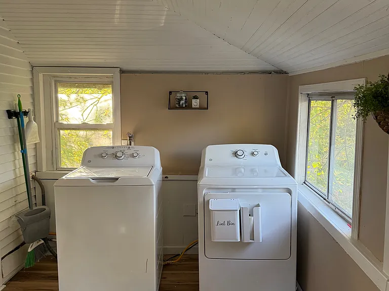 37 Caledonia St NE #2 — Photo 7