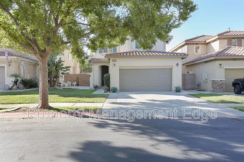 4 bed, 3.0 bath, 1912 sqft, $3,395 — Photo 3