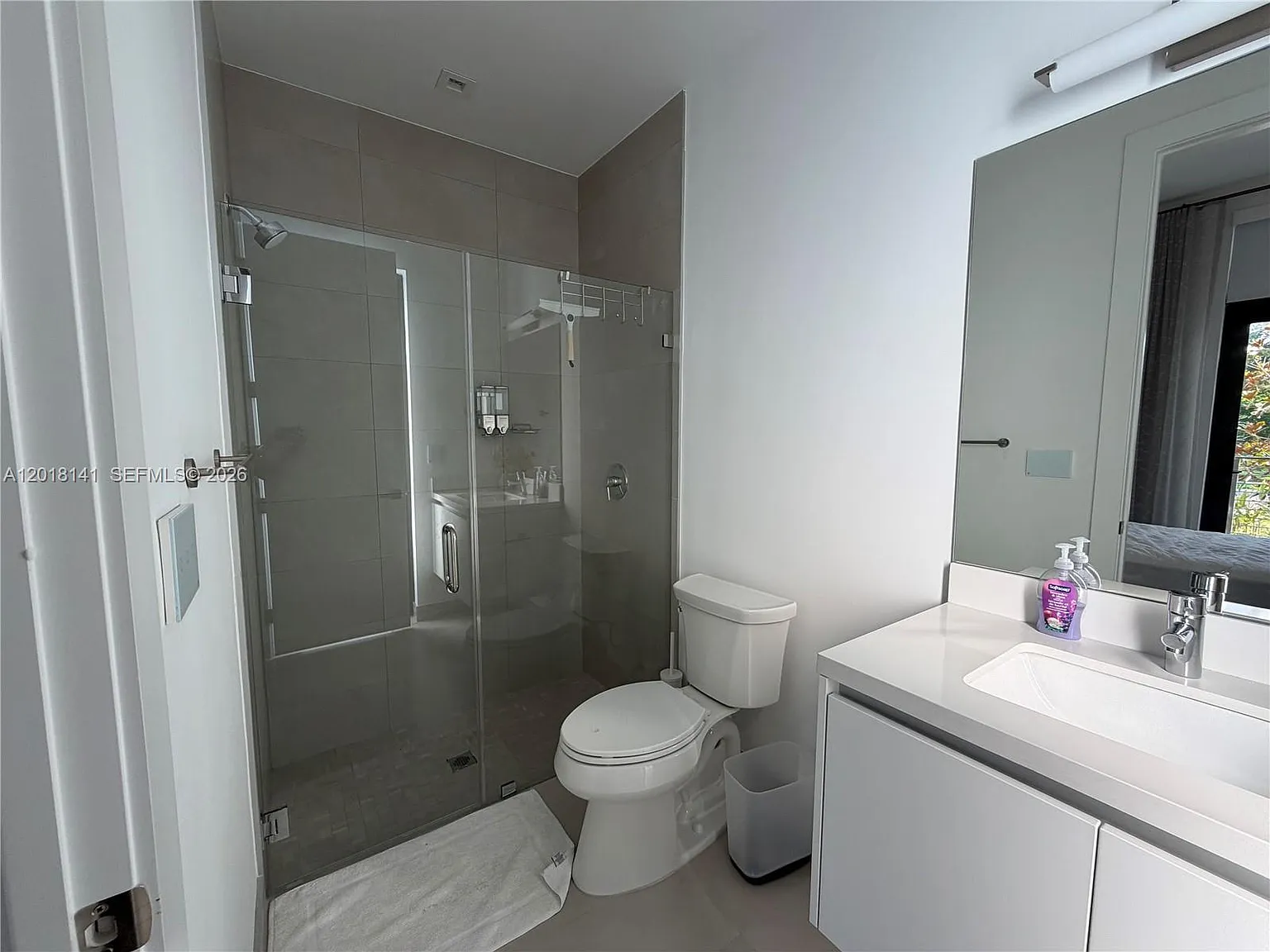 5 bed, 6.5 bath, 5231 sqft, $20,000 — Photo 4