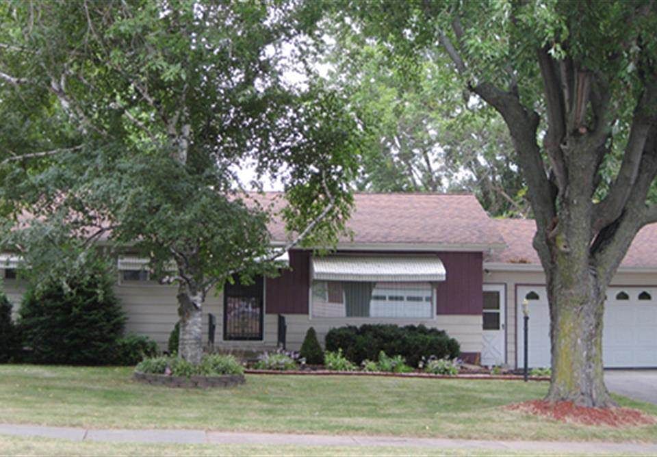 1st image of 1703 N Peach Ave