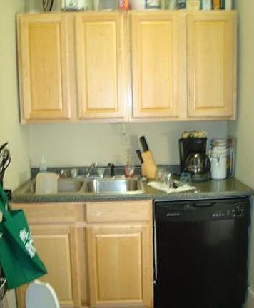 5th image of 932 Saint Peter St #34