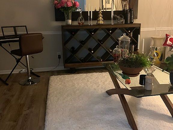 Bar/small living room